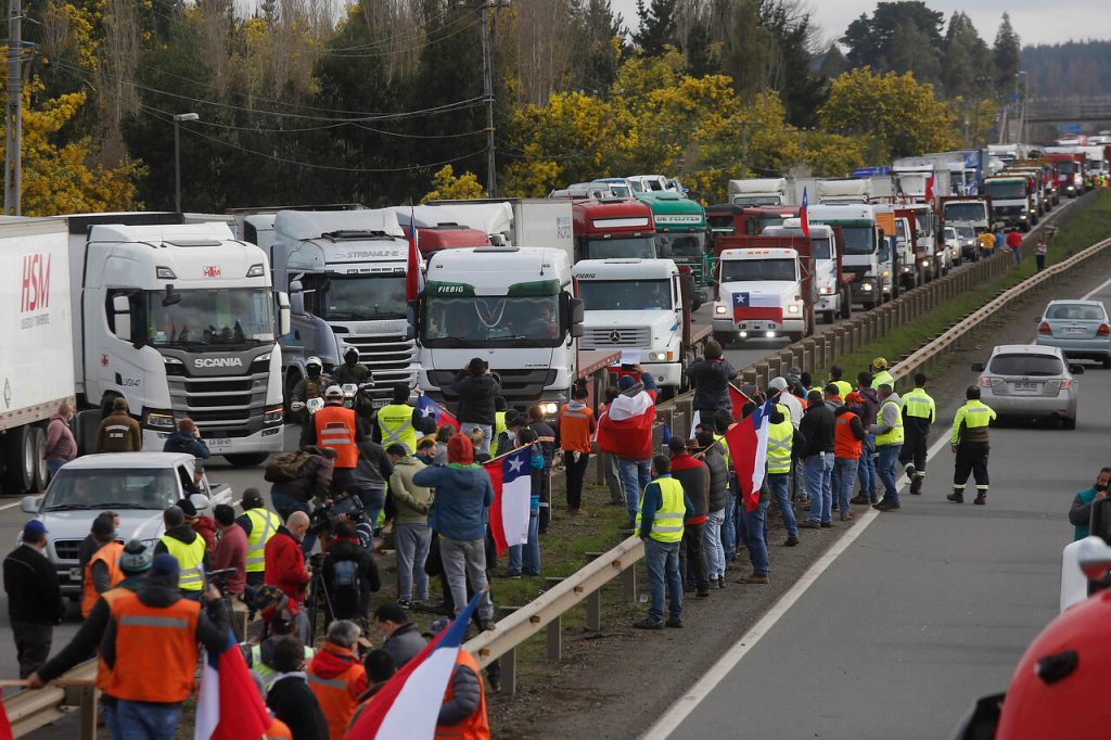 Camioneros deponen paro luego de 6 días de movilizaciones – David Noticias