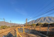 Vecinos de Caimanes denuncian escurrimiento de aguas servidas desde fosa séptica provisoria sin solución tras meses de reclamos