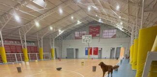 Deportistas denuncian abandono del techado municipal de Los Vilos y cuestionan prioridades del Royalty Minero