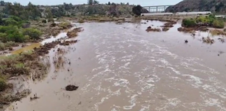 Crecida del río Quilimarí se mantiene bajo monitoreo mientras persisten cortes de luz y problemas de acceso