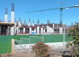 Protesta de trabajadores paraliza parcialmente obras del nuevo Hospital de Illapel por denuncia de sueldos impagos