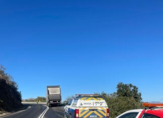 Derrame de combustible obliga a desplegar operativo de emergencia en la cuesta Cavilolén