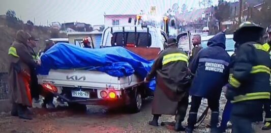 Camión cae a un barranco en Las Majaditas por terreno resbaladizo tras las lluvias
